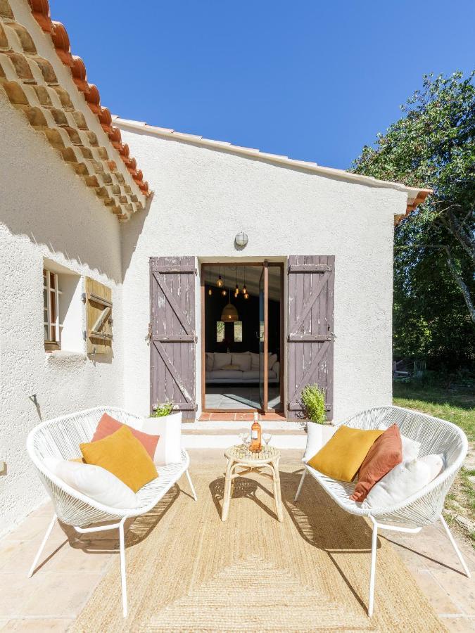 Lodges Park Castellet Provence: Vineyard Gites Near Beaches and F1 Circuit Le Beausset Room photo