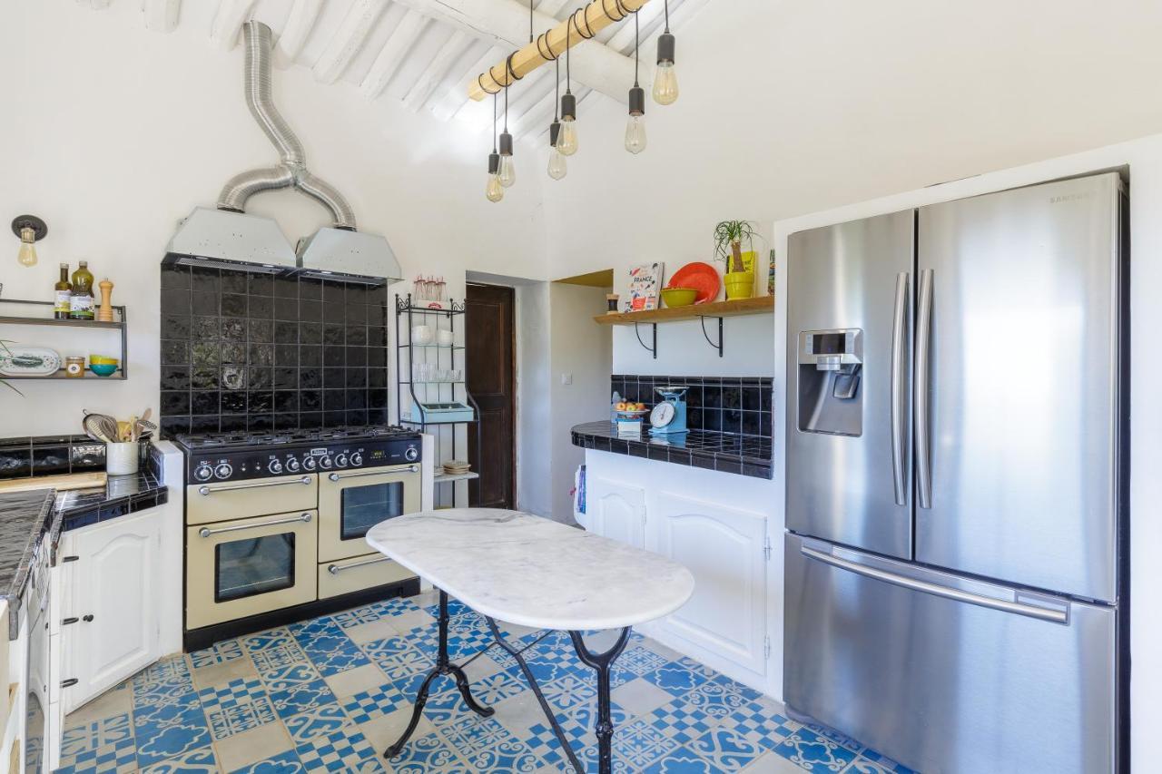 Lodges Park Castellet Provence: Vineyard Gites Near Beaches and F1 Circuit Le Beausset Room photo