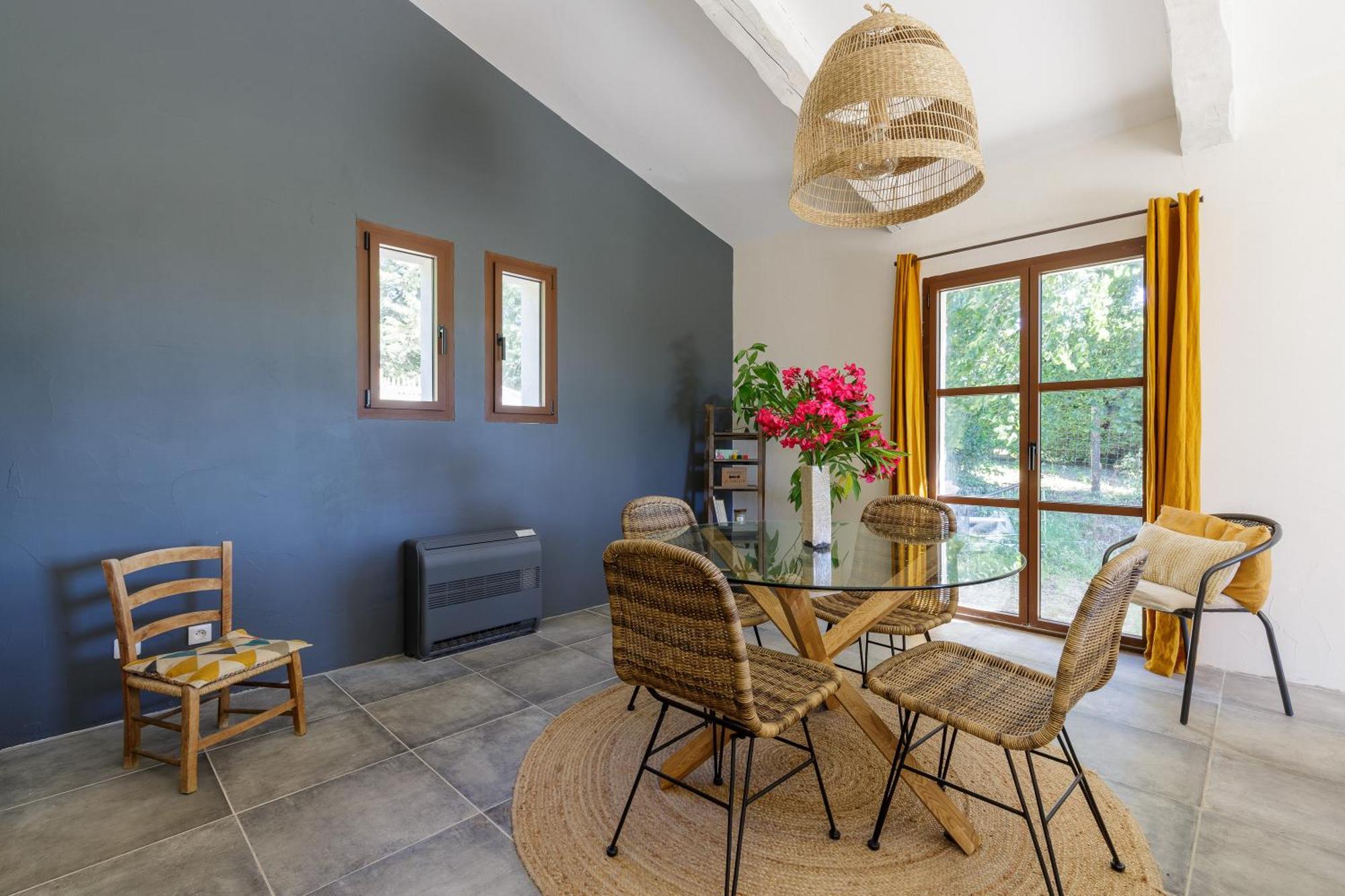 Lodges Park Castellet Provence: Vineyard Gites Near Beaches and F1 Circuit Le Beausset Room photo